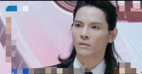 为了吃瓜她进娱乐圈免费,她毅然踏入娱乐圈，开启璀璨星途