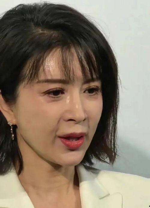 娱乐八卦吃瓜主播是谁呀,揭秘“娱乐八卦吃瓜主播”背后的故事